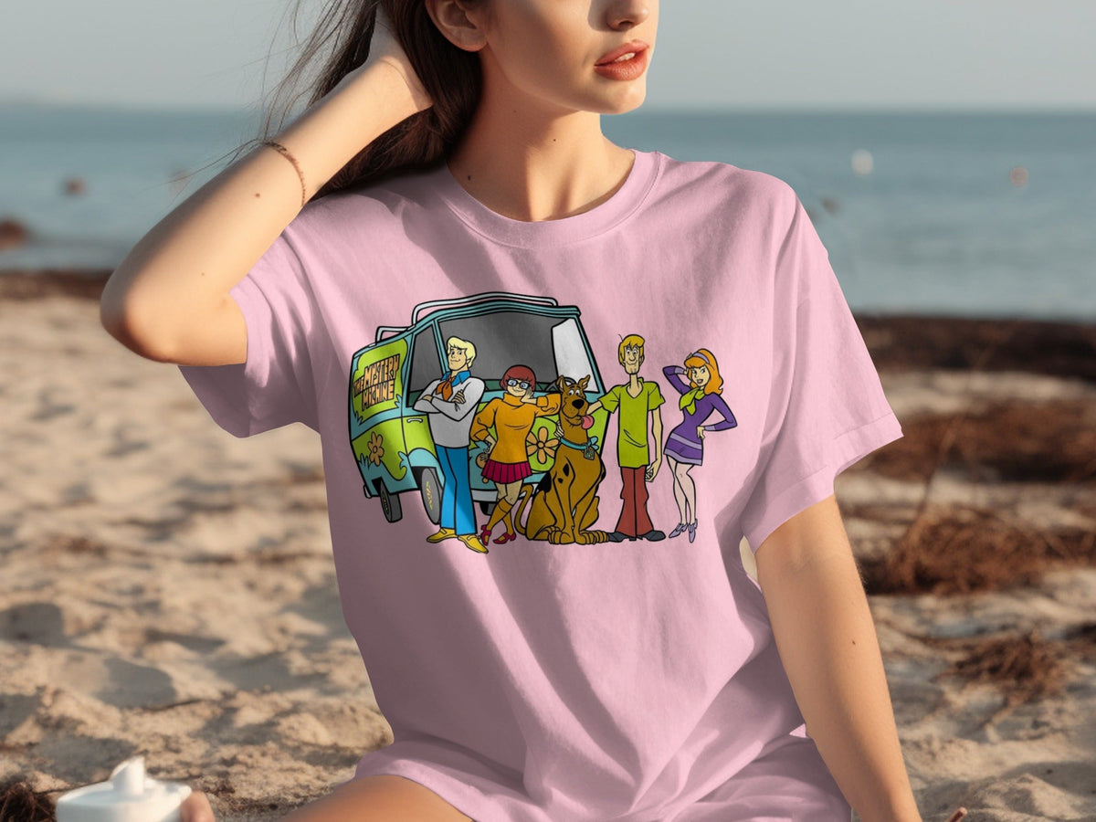 Scooby Doo Team Together In Front of Mystery Machine T-Shirts