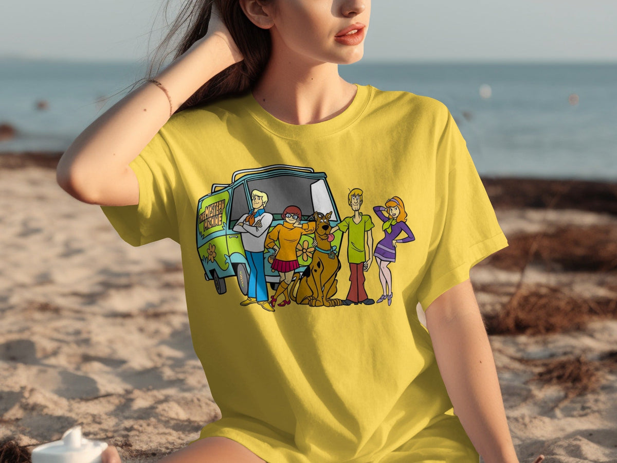 Scooby Doo Team Together In Front of Mystery Machine T-Shirts