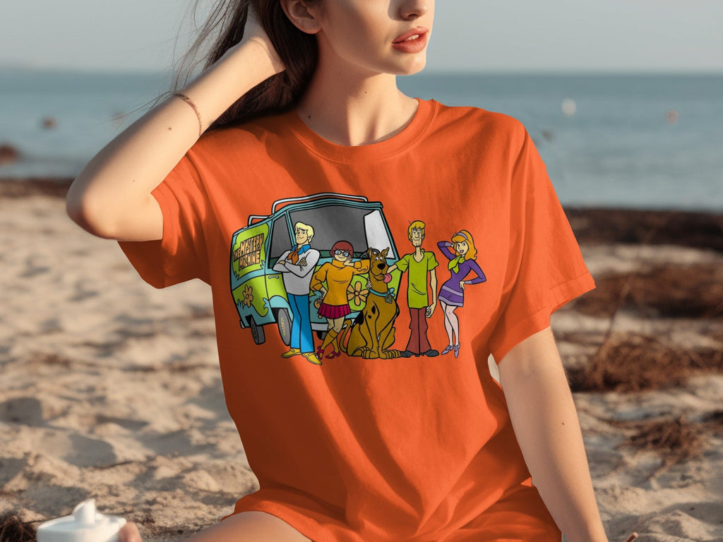 Scooby Doo Team Together In Front of Mystery Machine T-Shirts