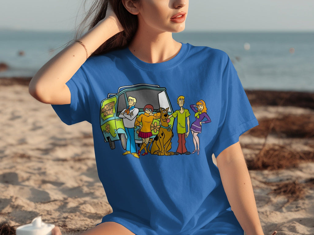 Scooby Doo Team Together In Front of Mystery Machine T-Shirts