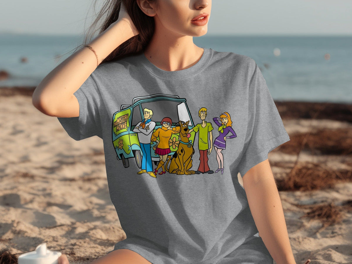 Scooby Doo Team Together In Front of Mystery Machine T-Shirts
