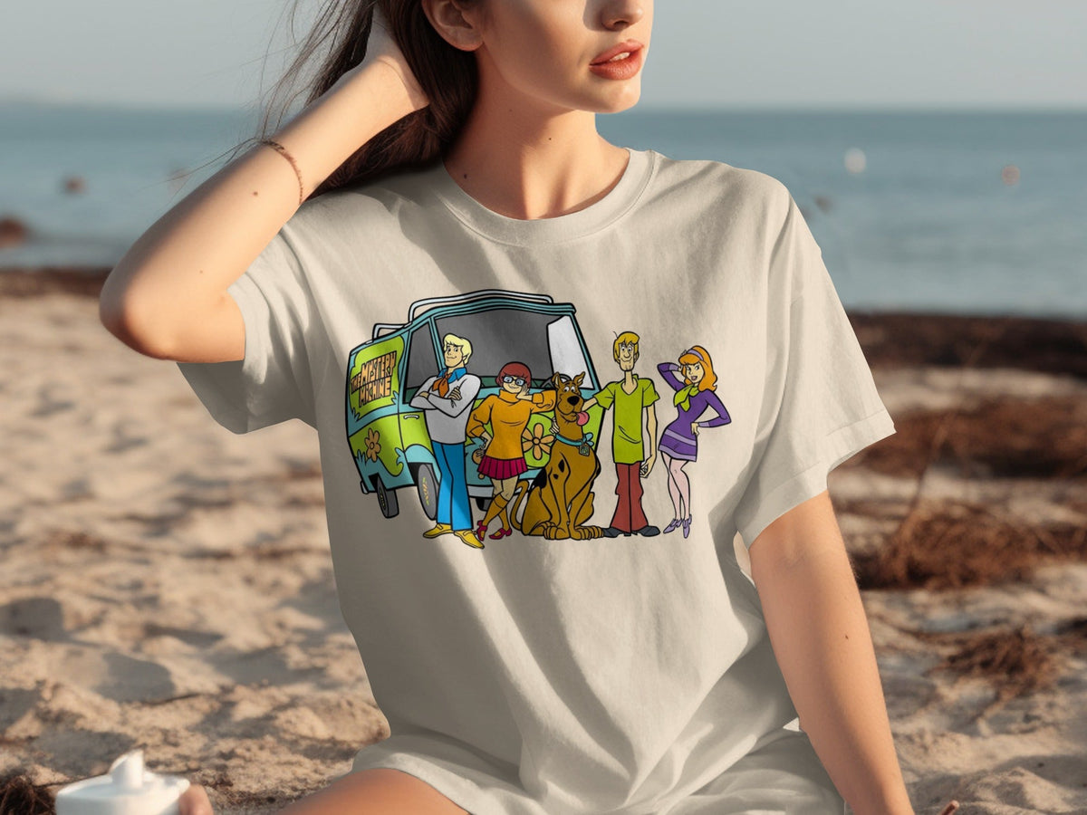 Scooby Doo Team Together In Front of Mystery Machine T-Shirts