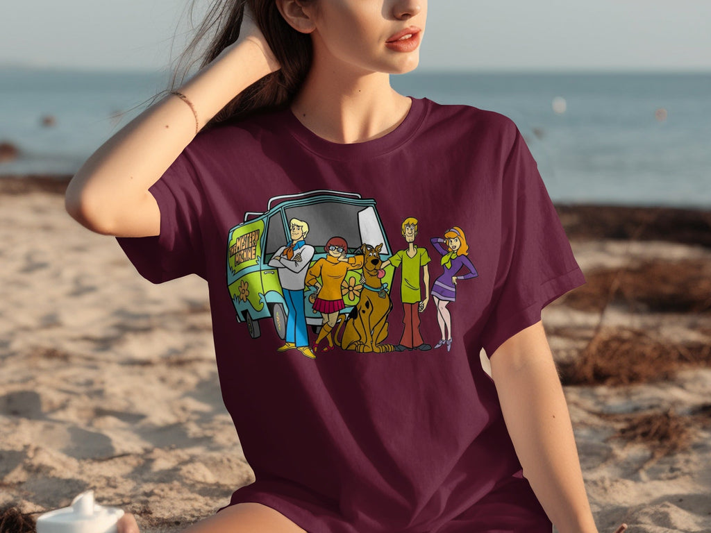 Scooby Doo Team Together In Front of Mystery Machine T-Shirts
