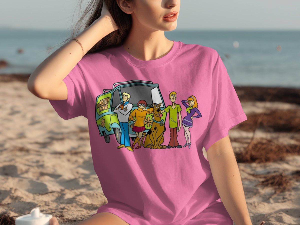 Scooby Doo Team Together In Front of Mystery Machine T-Shirts